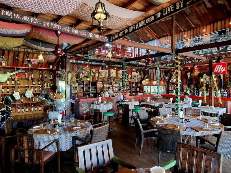 Outlaws Saloon