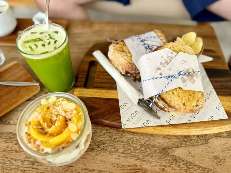 Pura Vida Cafe - Image 8
