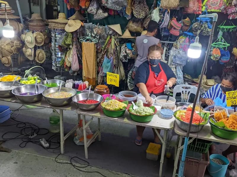 Saturday Walking Street Market - Image 4