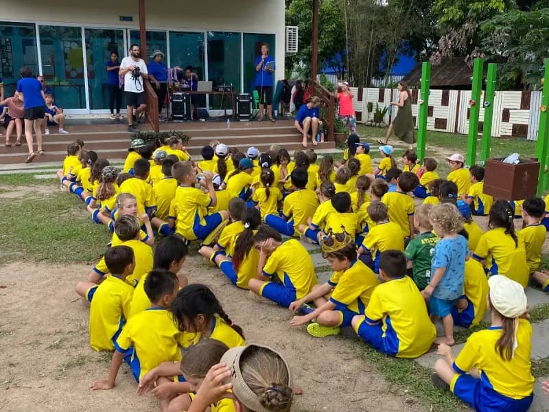 Si Ri Panya International School