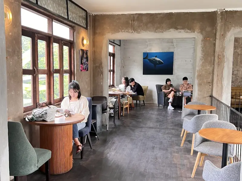 Carrot Cafe - Image 10