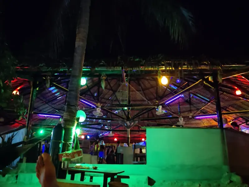 Guy's Bar - Image 8