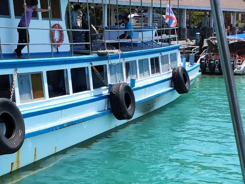 Haad Rin Pier - Image 3