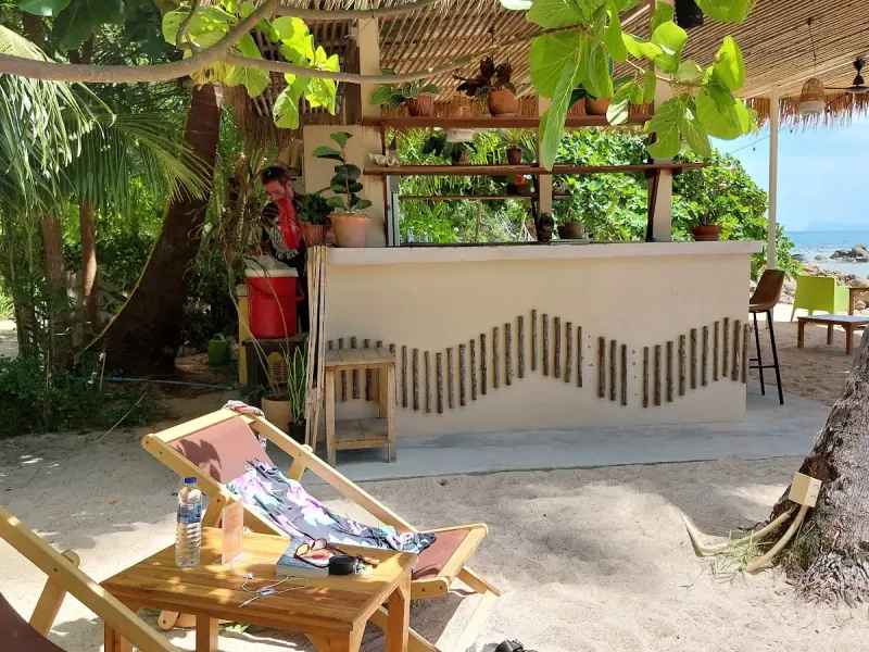 Secret Beach: Lost 'N Found Beach Bar