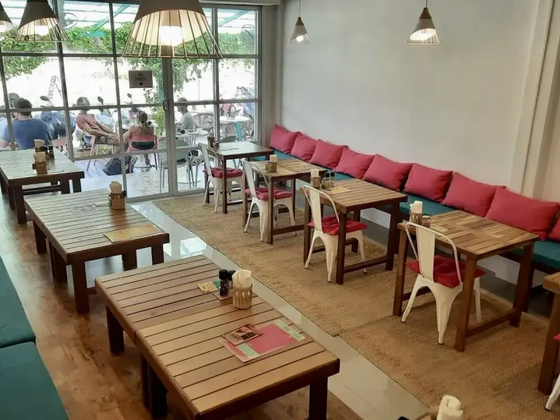 Mimi’s Café