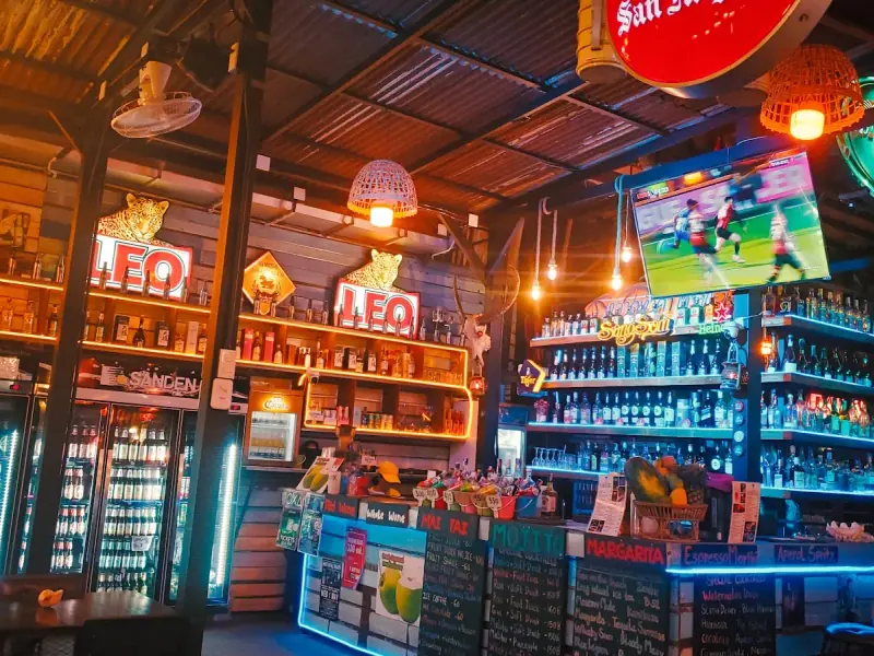 Night Market Cafe Vintage - Image 2